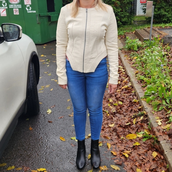 🔥HOST PICK💥BCBG MAXAZRIA vest for women - Picture 13 of 17